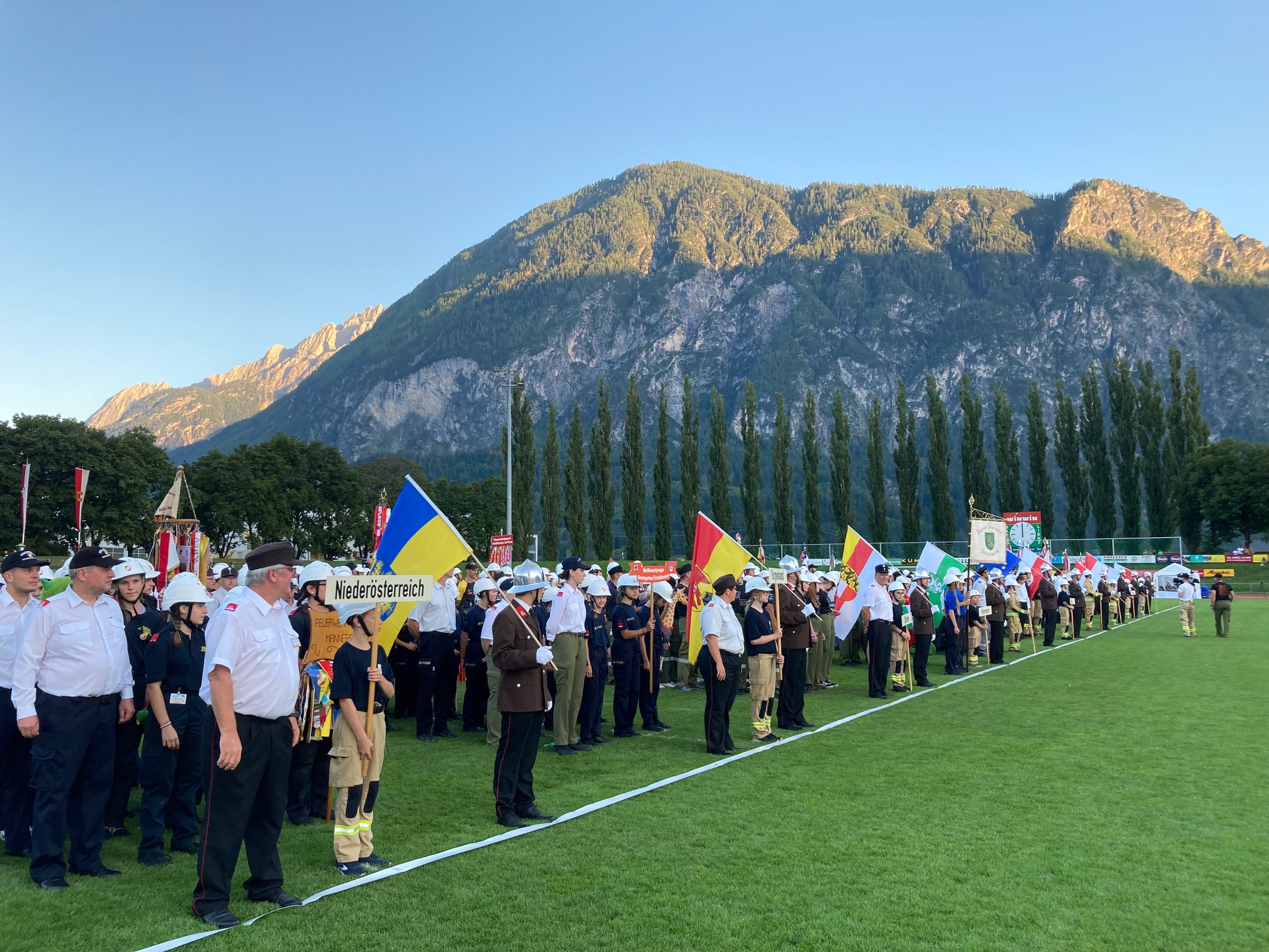 Schlussfeier im Sonnenuntergang. Foto: Stangl