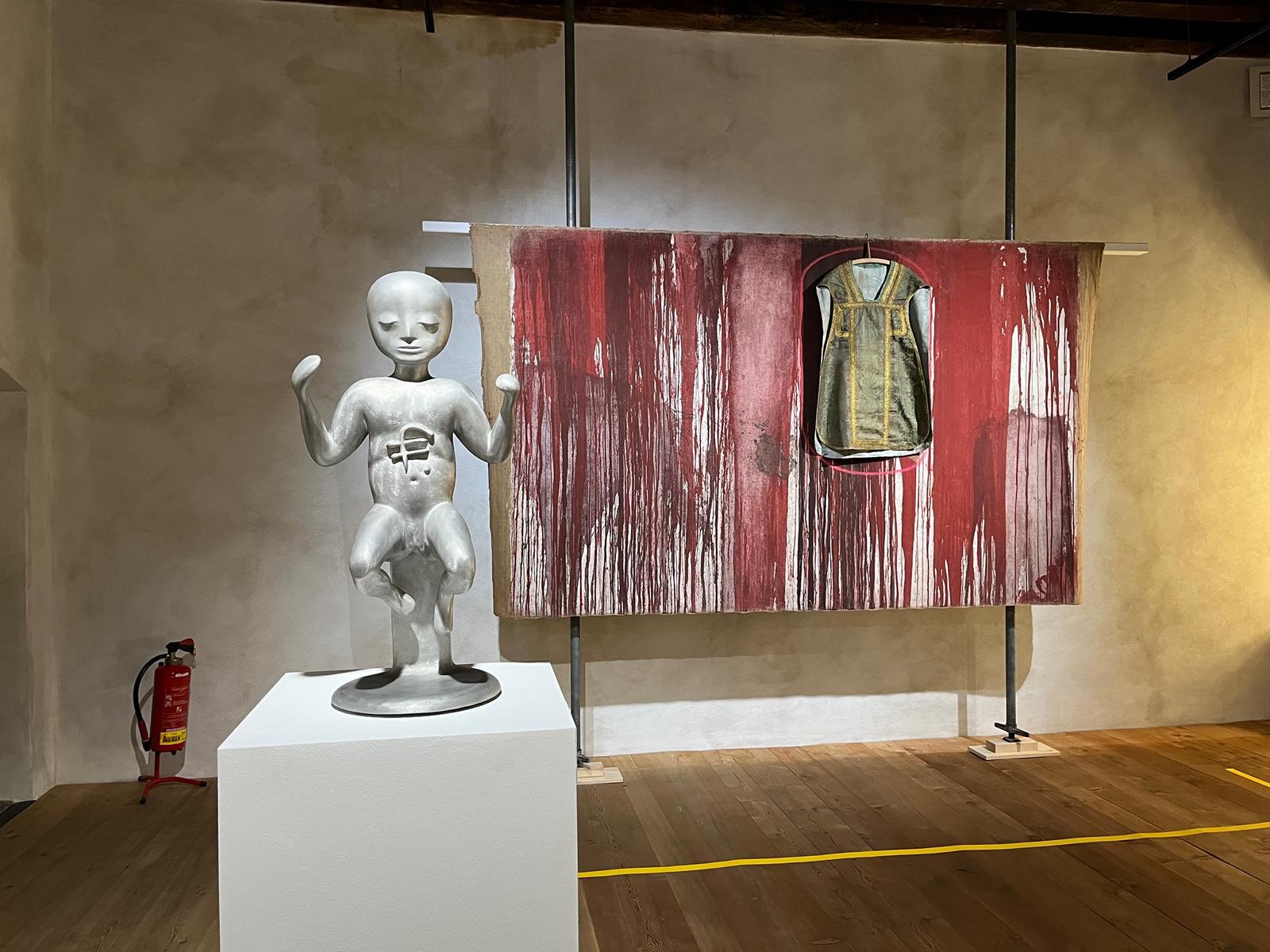 Werke von Bruno Gironcoli und Hermann Nitsch, Foto: Brugger