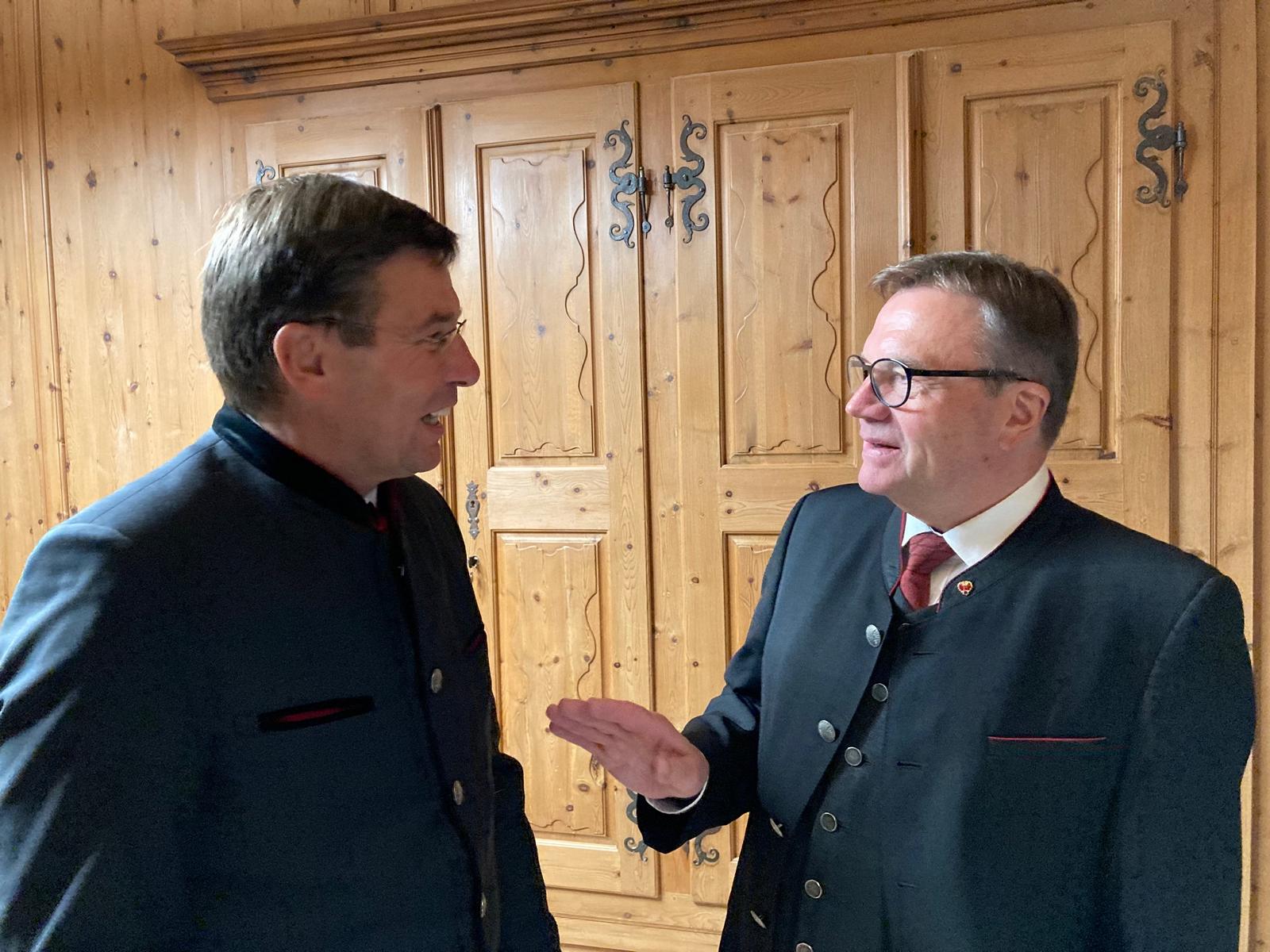 B&uuml;rgermeister Johann Waldauf mit LH G&uuml;nther Platter