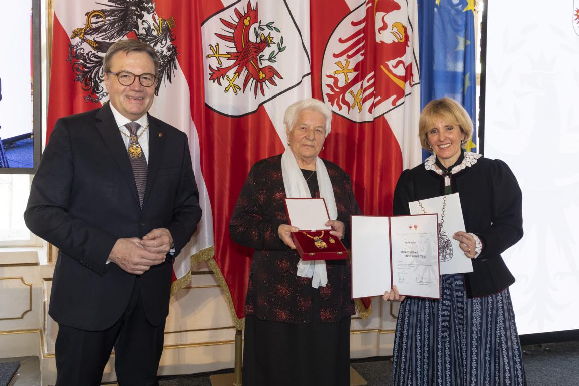 Ehrung Paula Kofler, Foto: Land Tirol/Die Fotografen