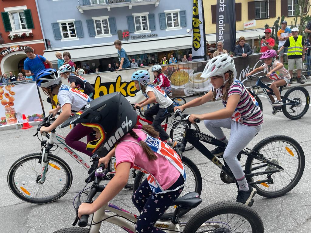 Kampfgeist bei Kinderradrennen. Foto: Kashofer