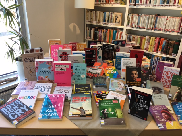 Mehr als 100 B&uuml;cher und DVDs sind neu im Angebot der Stadb&uuml;cherei