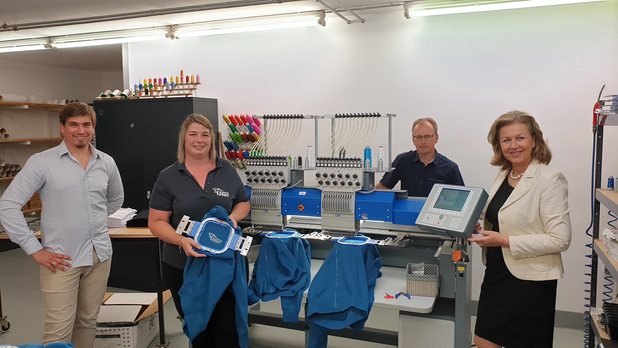 V.l.: Sebastian Lackner, Verena Neumair, LA Martin Mayerl, LR Patrizia Zoller-Frischauf, Foto: Oberbichler
