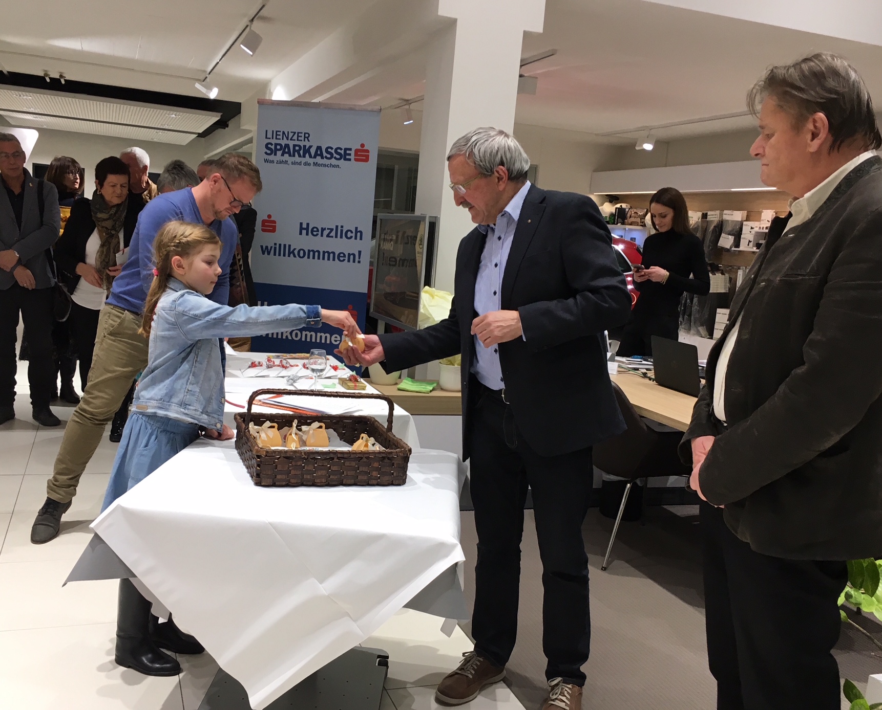 Gl&uuml;cksengerl Emma zog die Lose