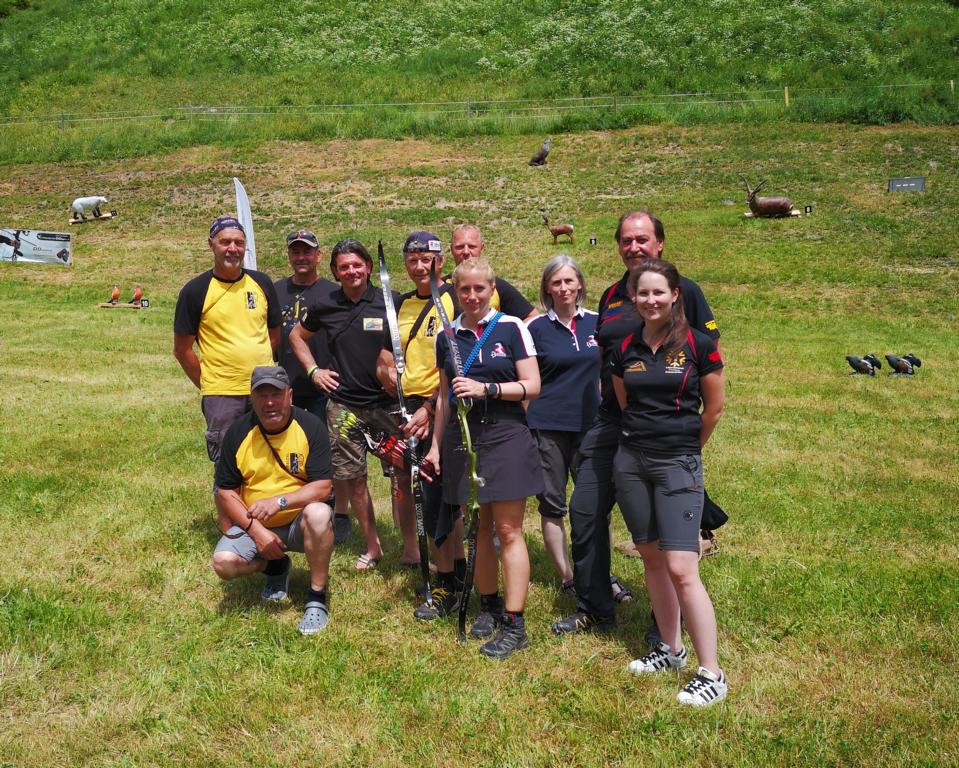 v.l.n.r.: Peter Paul M&uuml;hlburger, Alfred M&uuml;hlburger, Peter Niederegger, J&ouml;rg Biermann, Harald Niederegger, Werner M&uuml;hlburger, Karin Warbinek, Helga Falkner, Franz Reinprecht, Melissa Reinprecht, Foto: Warbinek