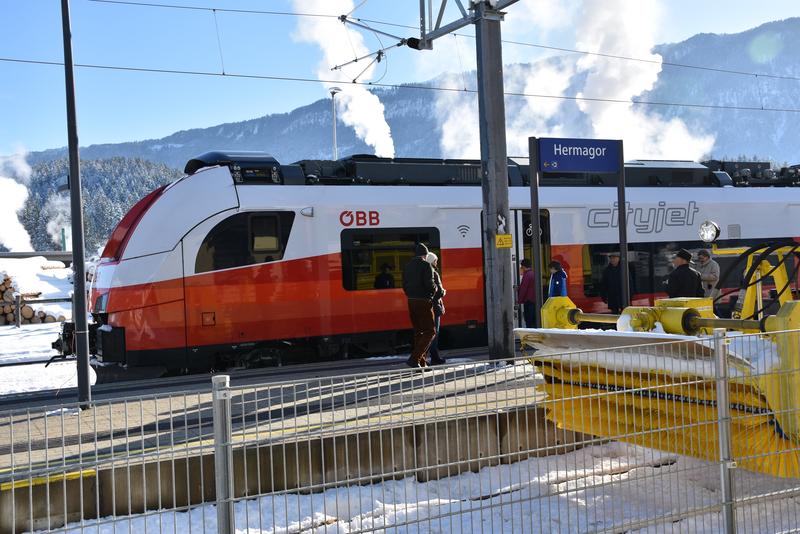 Von nun an geht es umweltfreundlich durch das Gailtal. Seit 15. Dezember f&auml;hrt die Gailtalbahn elektrisch.