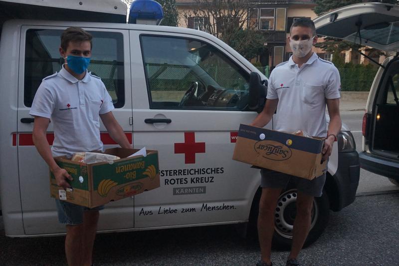 Die Mitarbeiter der Tafeln liefern jetzt nach Hause