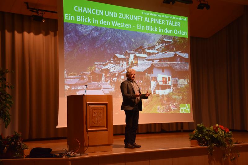 Einen interessanten Vortrag &uuml;ber die Demografie im Alpenbogen bot Prof. Steinicke (Uni Innsbruck).