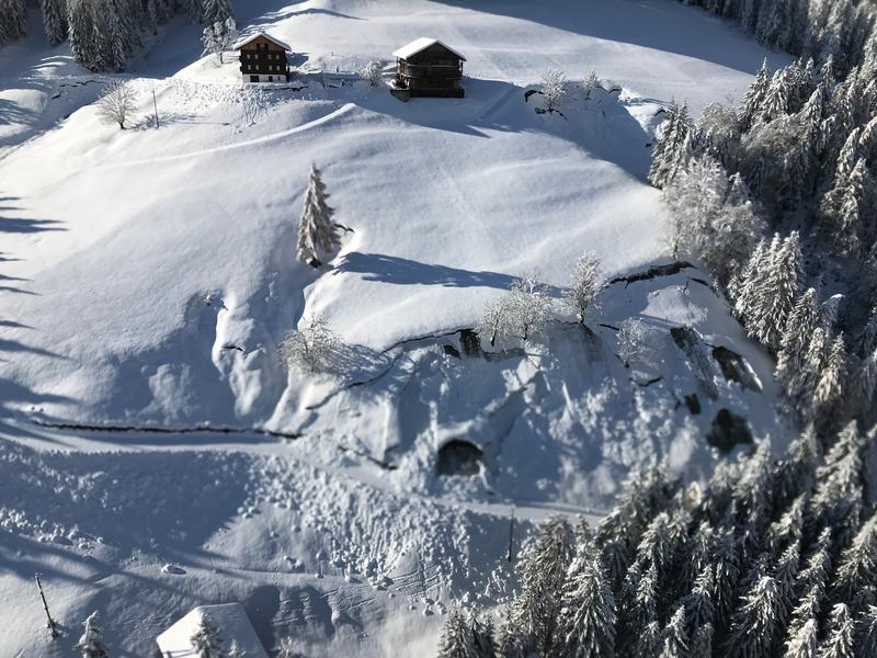 Das Lesachtal war einige Tage von der Au&szlig;enwelt abgeschnitten, eine Versorgung wurde von Osttiroler Seite m&ouml;glich. Am Bild: Schneemassen in Niedergail. Foto: BMI/FEST