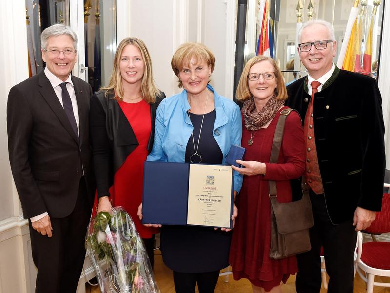 Auszeichnung Eva Altenmarkter-Fritzer (Mitte)
