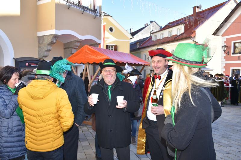 Ausgelassene Stimmung am Marktplatz.