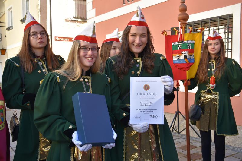 Eine Urkunde gab es f&uuml;r die Oberdrauburger Gilde und ihre ersten 66 Jahre.