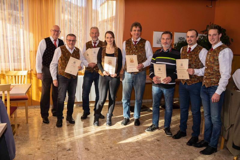 R&uuml;diger Graschitz Talschafts -Obmann  Peter M&ouml;lschl Silberne Ehrenzeichen f&uuml;r 20 Jahre  Siegbert Penker Eiserne Ehrenzeichen f&uuml;r 40 Jahre und Silberne Ehrenmedaille  Eva-Maria Winkler Ehrenurkunde  Markus M&ouml;ssler Bronzene Ehrenzeichen f&uuml;r 10 Jahre und Ehr