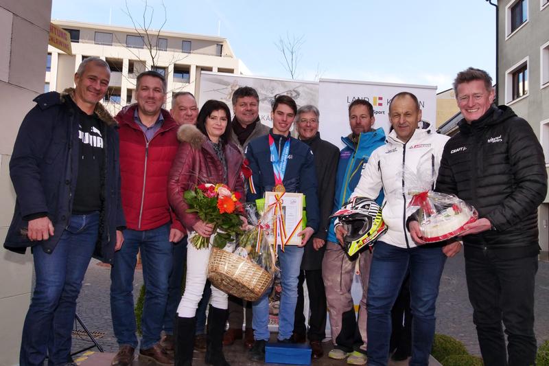 Empfang des jungen Olympioniken vor dem Spittale Rathaus.