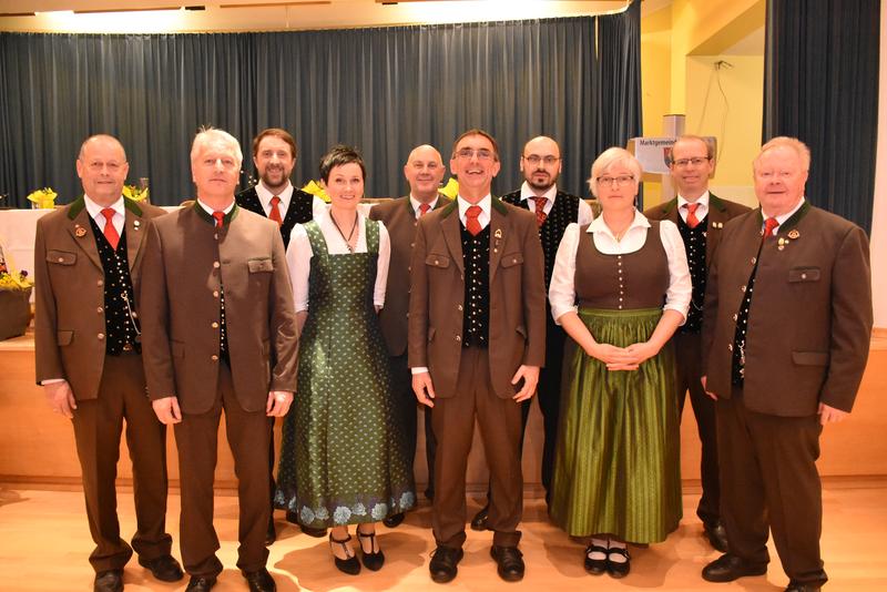 Der Vorstand des S&auml;ngergaus &bdquo;K&auml;rntens Oberland&ldquo; und die Talschaftschorleiter, v. l.: Kassier Herbert Mair, Franz G&ouml;rtschacher (Spittal), Johann Hofer (Lurnfeld), Ingrid Nussbaumer (Drautal), R&uuml;diger Graschitz (Seental), Schriftf&uuml;hrer Hermann Laikauf, Rein
