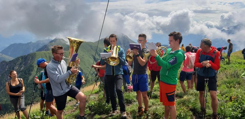 Die &bdquo;Bl&auml;sachtaler&ldquo;, eine Bl&auml;ser-Abordnung von der Bauernkapelle St. Lorenzen sorgte f&uuml;r stimmungsvolle T&ouml;ne. V. l.: Markus Hackl, Christian Wilhelmer, Manuel Kubin und Johannes Rauter.