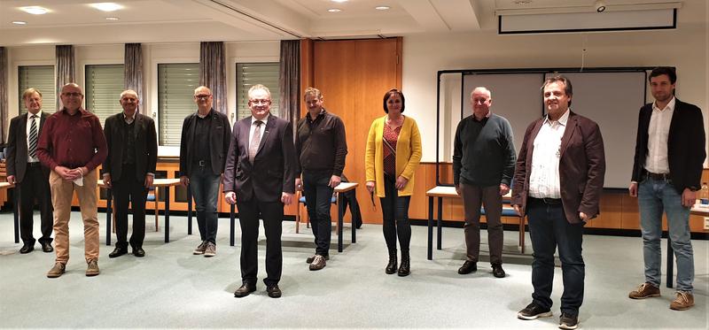 Der Bezirksstellenausschuss der WK Hermagor stellte sich neu auf. V. l.: Dr. Johannes Arnold (WK Klagenfurt), Bgm. Johannes Lenzhofer (Dellach), Peter Krall, Hanns Stattmann, Kom.-R Hannes Kandolf, Bernd Pichler, Isabella Burgstaller, Walter Piber, Dietma