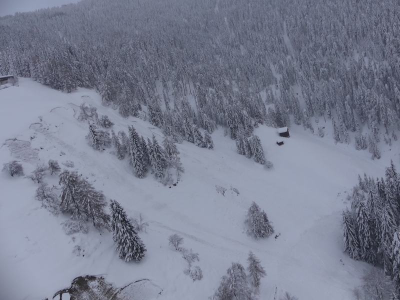Befliegung n&ouml;rdlich von Tresdorf. Spuren von Lawinenabg&auml;ngen sind zu erkennen.