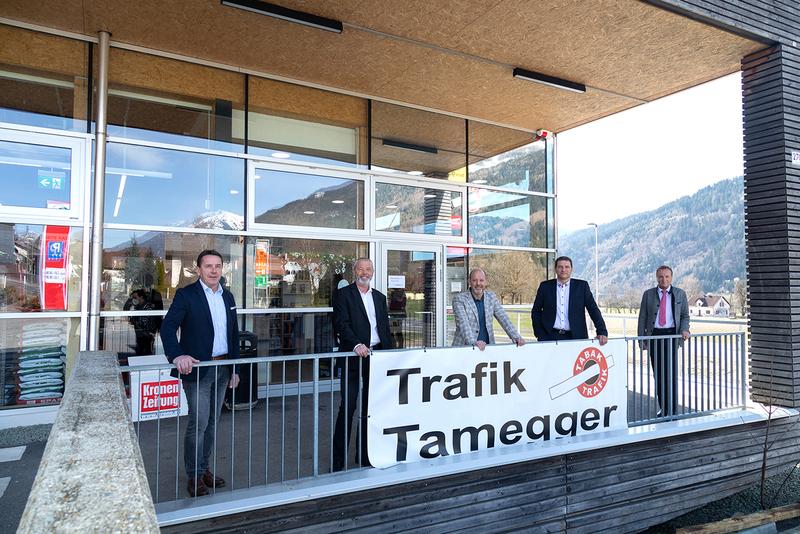 V.l. Franck Eckmaier (Partner Management), Postpartner Erhard Tamegger, Thomas Bramberger (Change Management), Hans Walder (Training & Qualit&auml;tssicherung) und Bgm. Erwin Angerer. Fotos: Gemeinde M&uuml;hldorf