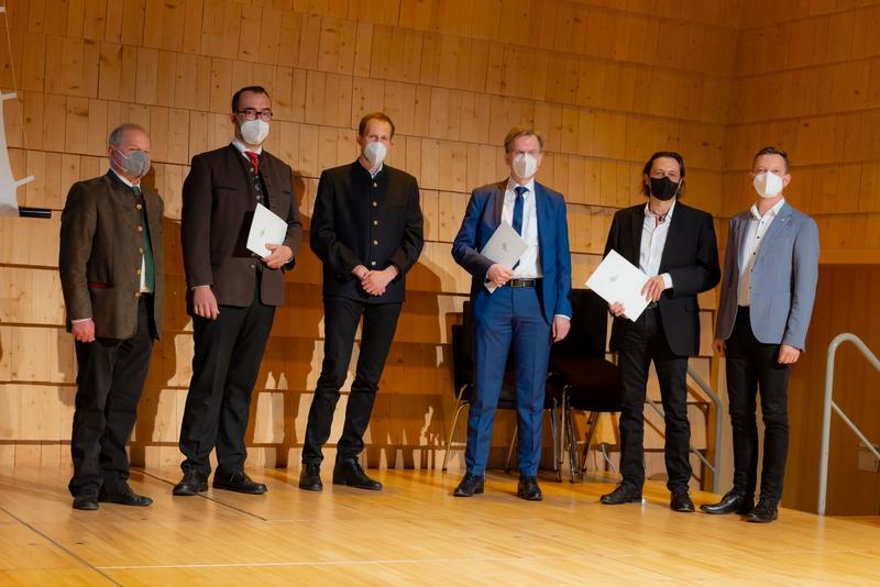 Alfred R. Stevenson (re.) &uuml;berzeugte mit seiner Komposition &bdquo;Anniversary&ldquo;. Fotos: Christoph Glantschnig