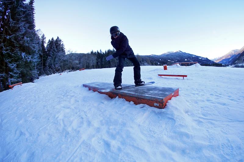 Vanessa Laub - Boardslide Flatbox - Afritz am See G69 Snowpark - Patrick Rauter