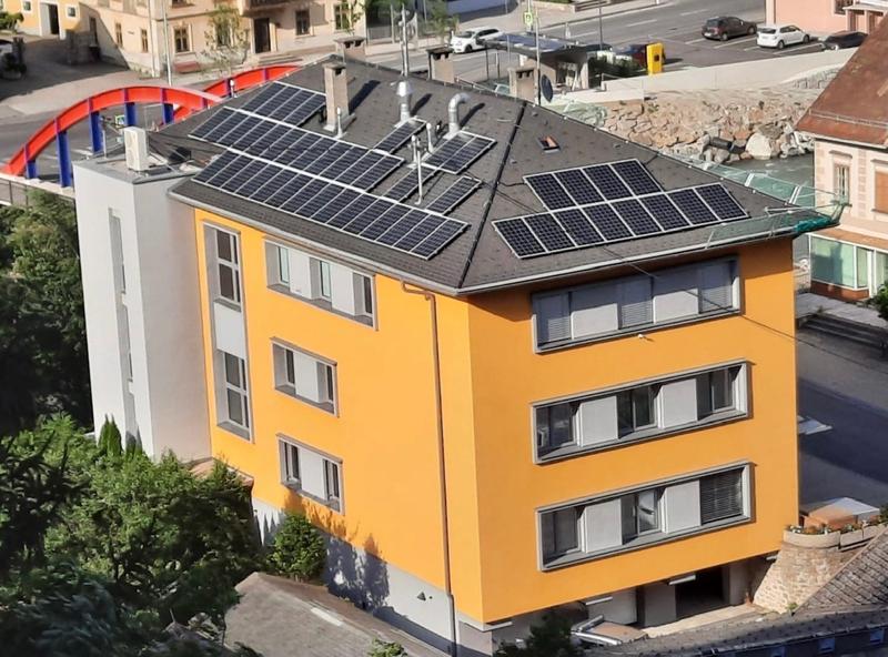 Solarplatten auf dem Gemeindeamt in M&ouml;llbr&uuml;cke.