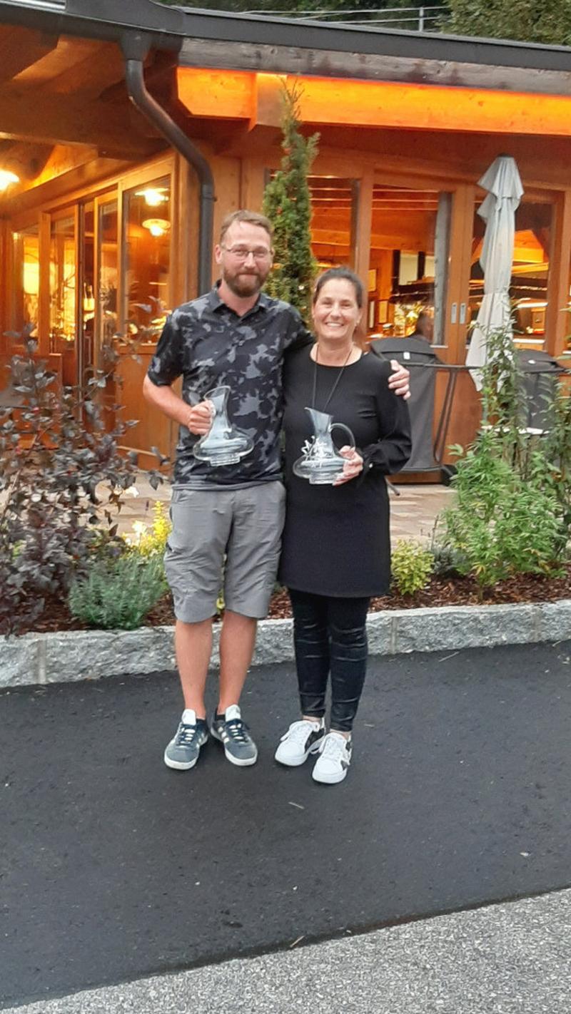 Clubmeister Philipp Ertl du Clubmeisterin Petra Staudacher.