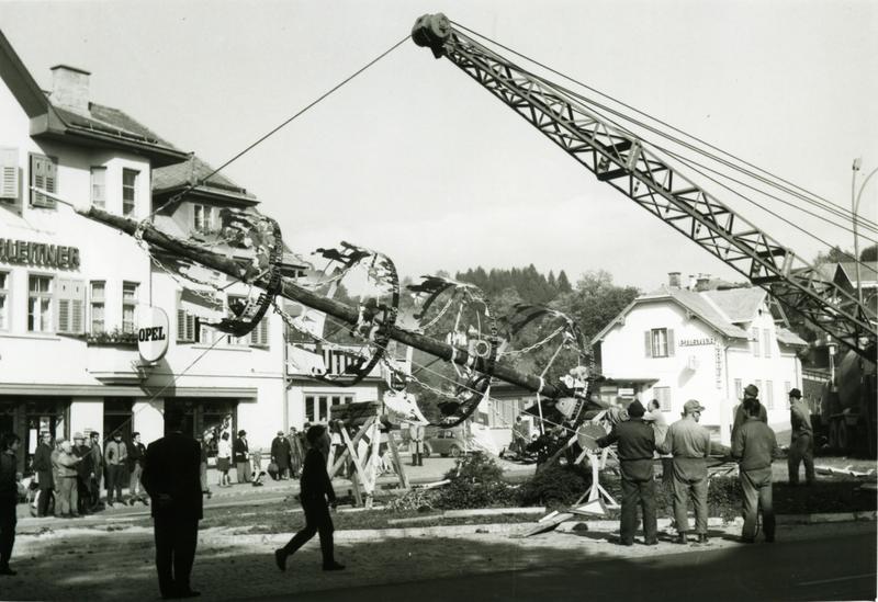 Urspr&uuml;nglich wurde der Malbaum 1970 aufgestellt, auf Initiative des damaligen Museumsdirektors Prof. Helmut Prasch und des B&uuml;rgermeisters Hans Hatz. Foto: Stadtarchiv