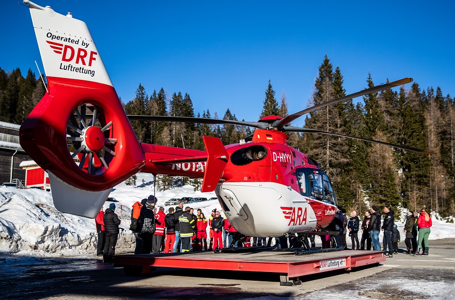 Reges Interesse bestand am neuen Hubschrauber.