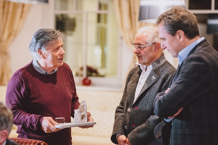 Ehrung Peter Schr&ouml;cksnadel und Klaus Leistner. V. l.: Prof. Peter Schr&ouml;cksnadel, OK-Pr&auml;sident Werner Fr&ouml;mel, TVB-Obmann Franz Theurl. Foto:  Expa Pictures