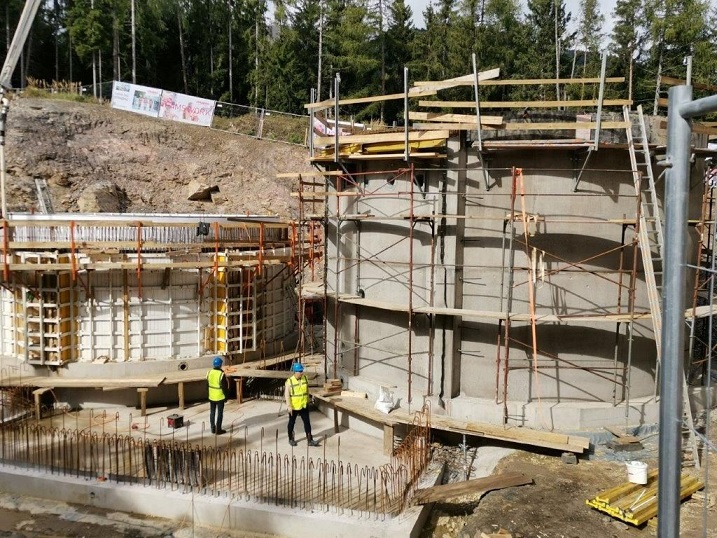 Ein gro&szlig;er Posten ist die Erneuerung der Trinkwasserversorgungsanlage unter dem Gmeineck. Foto: Staudacher