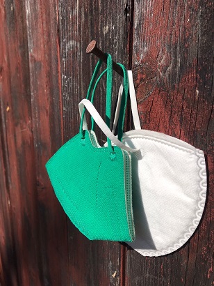 Die Maske an den sprichw&ouml;rtlichen Nagel h&auml;ngen kann man seit dem Wochenende, au&szlig;er in Gesch&auml;ften des t&auml;glichen Bedarfs, in Pflege- und Altenwohnheimen, in Krankenanstalten und in den &Ouml;ffentlichen Verkehrsmitteln.