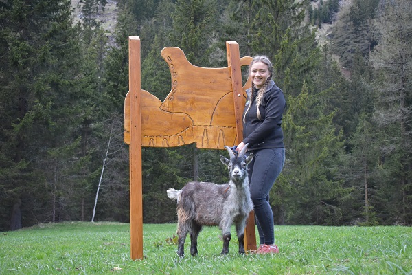 Thomas Gfrerer mit Tochter Carmen, die ihr Maturaprojekt im Seebachtal Wirklichkeit werden lie&szlig;. Foto: privat