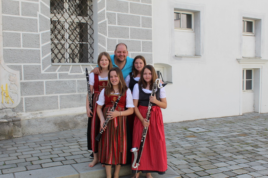 Das Holzbl&auml;serensemble &bdquo;Tauernklang&ldquo; hat die Jury &uuml;berzeugt und erreichte 95.38 Punkte (Stufe A). Die jungen Talente wurden ebenso zum Bundeswettbewerb entsandt.