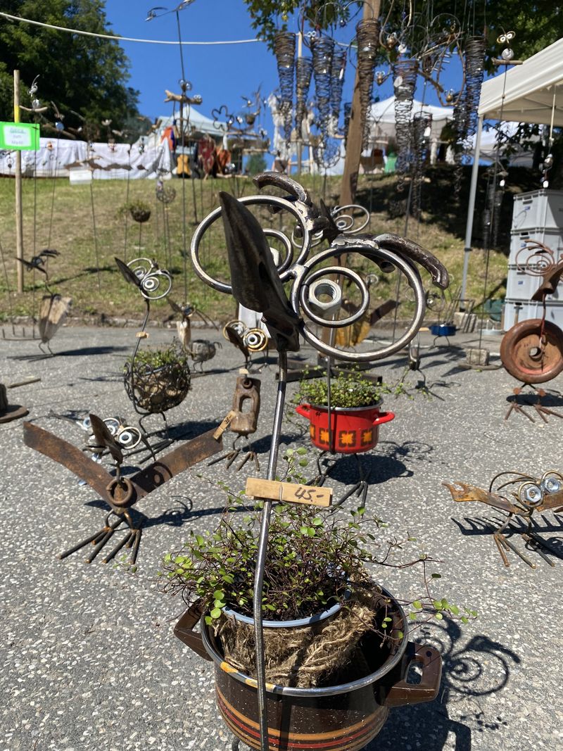 Das Wetter war einladend beim 23. Wei&szlig;enseer Kunsthandwerksmarkt.