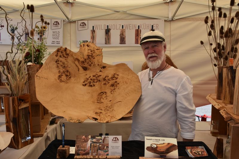 Schon &uuml;ber zehn Jahre am Kunsthandwerksmarkt ist Andreas Ladner aus Salzburg.