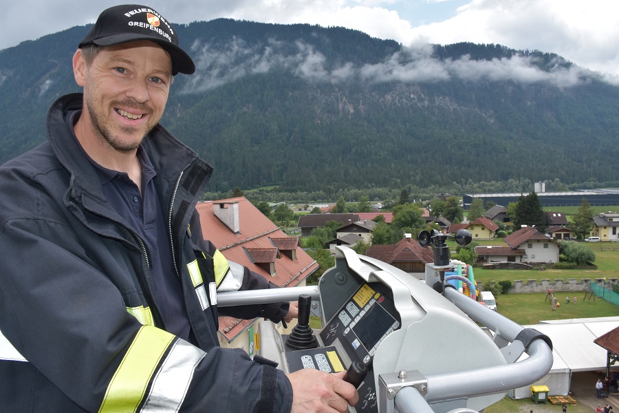 Hoch hinaus ging es mit der Drehleiter der FF Greifenburg.