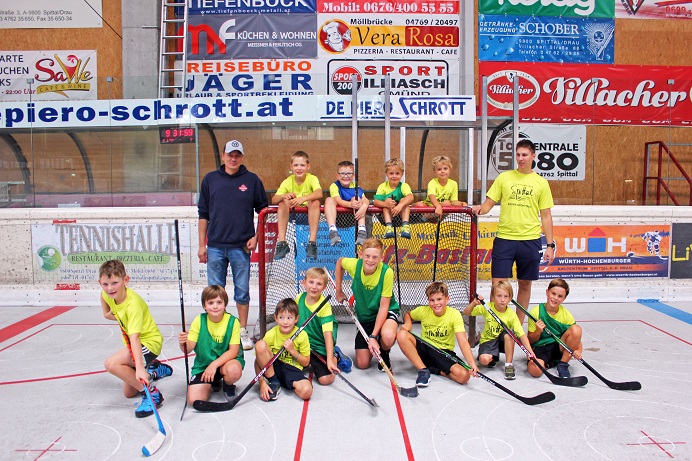 Hineingeschnuppert wurde auch bei den &bdquo;Junior-Hornets&ldquo;. Foto: Hummer