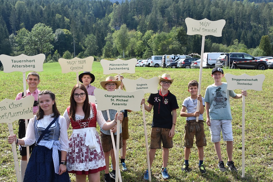 Jeder Chor bekam einen jungen Guide beigestellt.