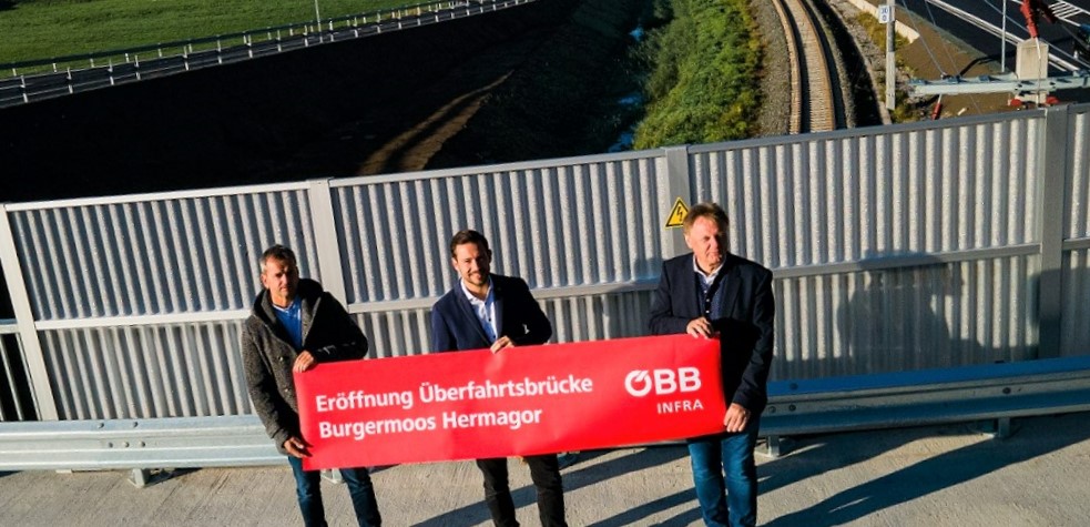 V. l.: Franz Jank, LR Sebastian Schuschnig und Bgm. Leopold Astner. Foto: &Ouml;BB/Lukas Wille