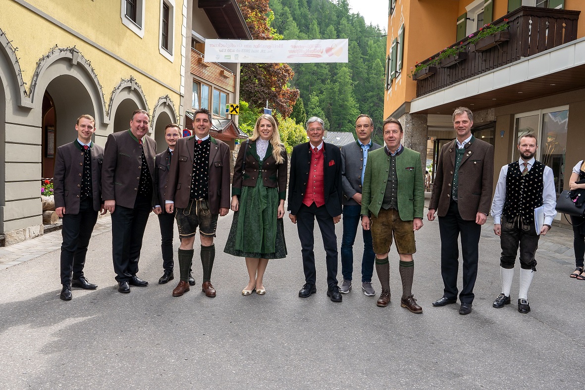 Prominent besucht war die Er&ouml;ffnungsveranstaltung in Heiligenblut.