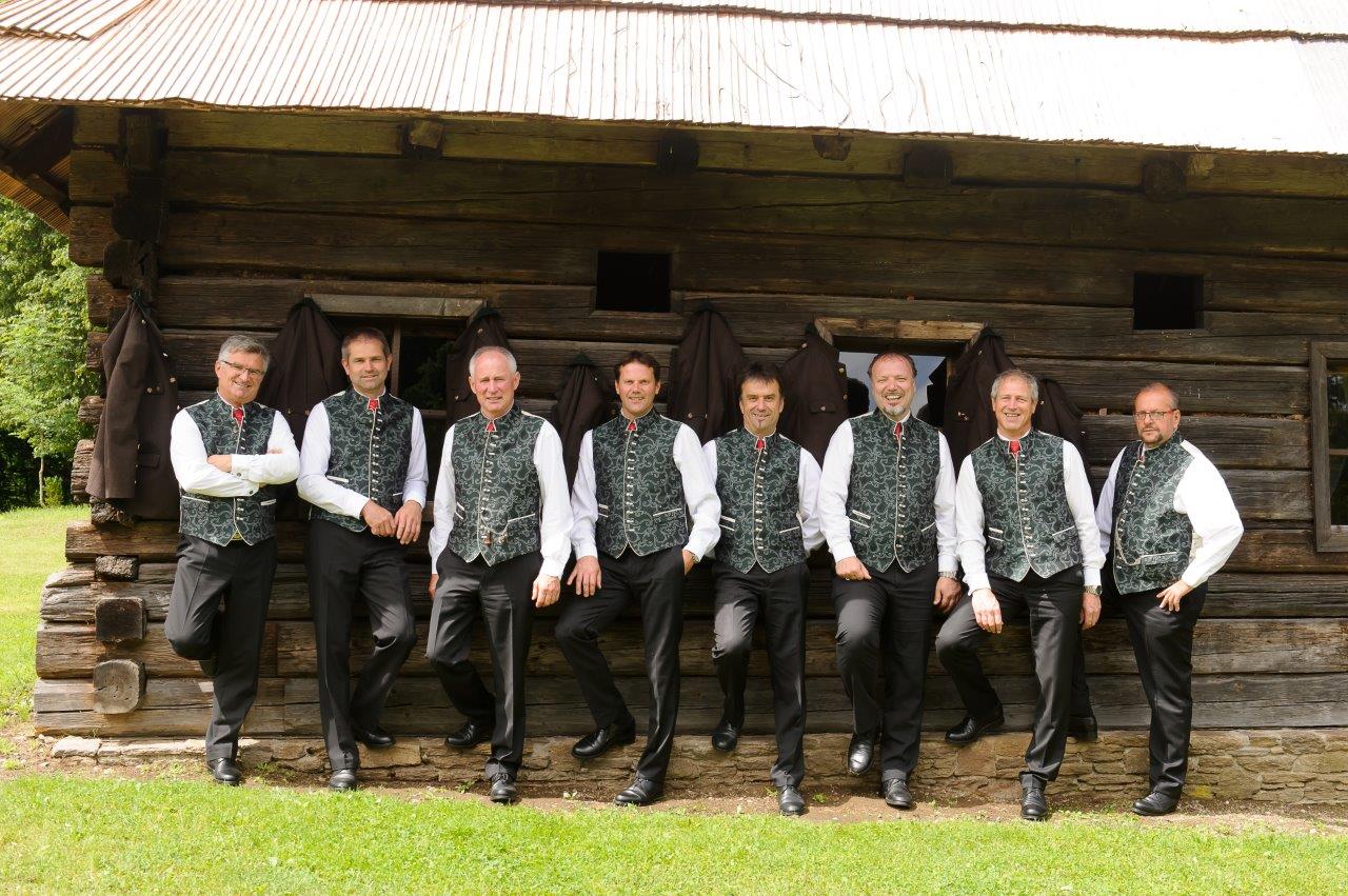 Der "8Gsong" singt f&uuml;r die Berger Orgel. Foto: Wallner