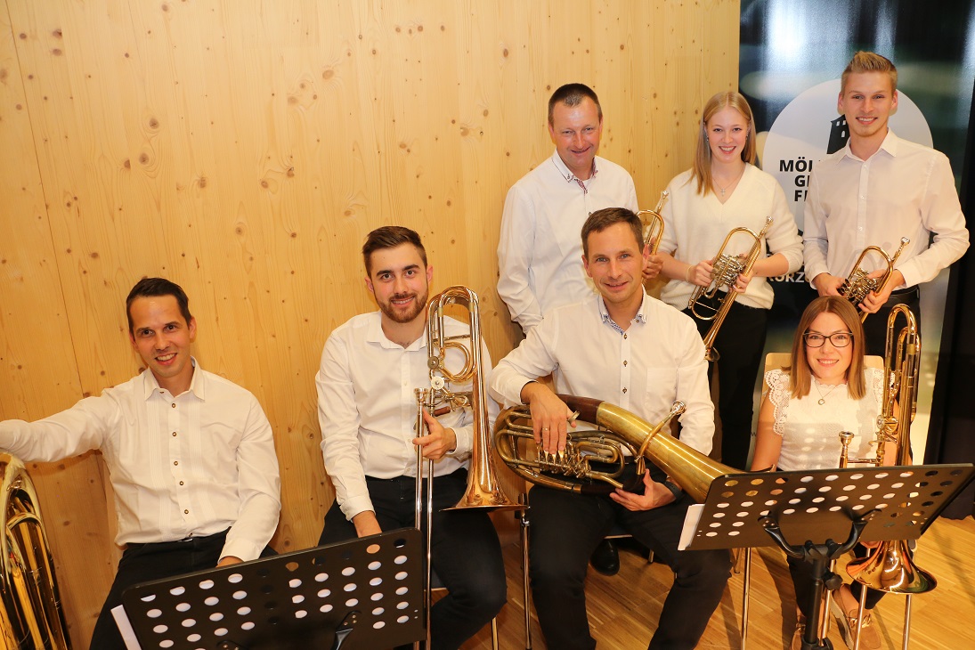 F&uuml;r die richtigen T&ouml;ne sorgte eine Gruppe der TK M&ouml;rtschach.