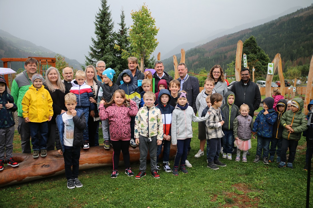 Der neu gestaltete Spielplatz in Winklern wurde feierlich er&ouml;ffnet.