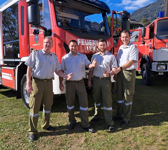 Stolz auf das neue L&ouml;schfahrzeug ist die FF Obermillstatt.
