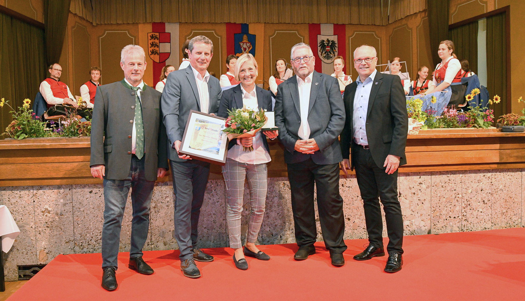 Sportreferent Horst Zwischenberger, BGM Thomas Sch&auml;fauer, Mag. Wimmer Roswitha (Ehrenzeichen in Gold f&uuml;r 25 Jahre Schriftf&uuml;hrerin beim WSC) und die beiden Vizebgm. Ino Bodner und Hans Kapeller