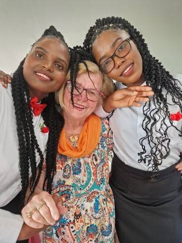 &bdquo;Mama Wendi&ldquo; ist bei jeder Zeugnisverleihung pers&ouml;nlich anwesend.