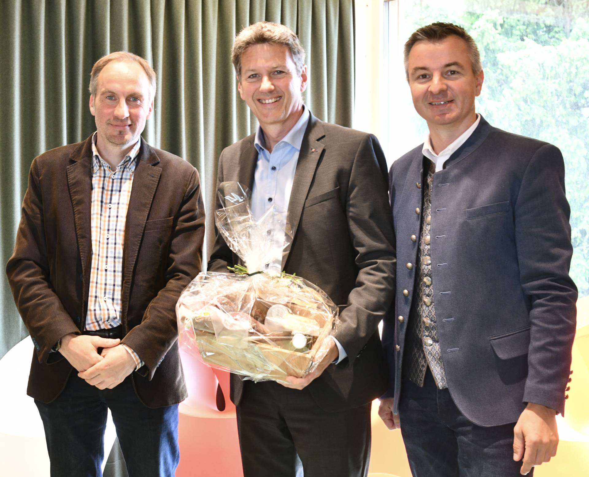 V. l.: Bgm. Stefan Schupfer, LR Daniel Fellner und Vize-Bgm. Andreas Kleinfercher.