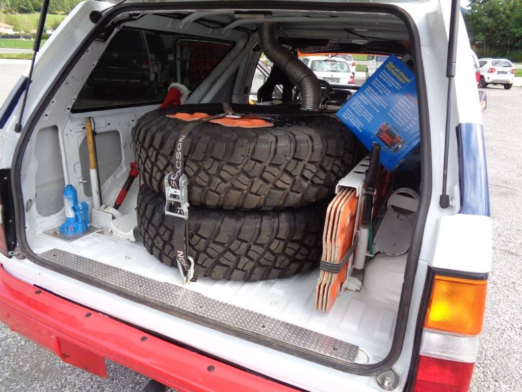 Der 4x4 wurde von einer Spezialfirma voll ausger&uuml;stet.