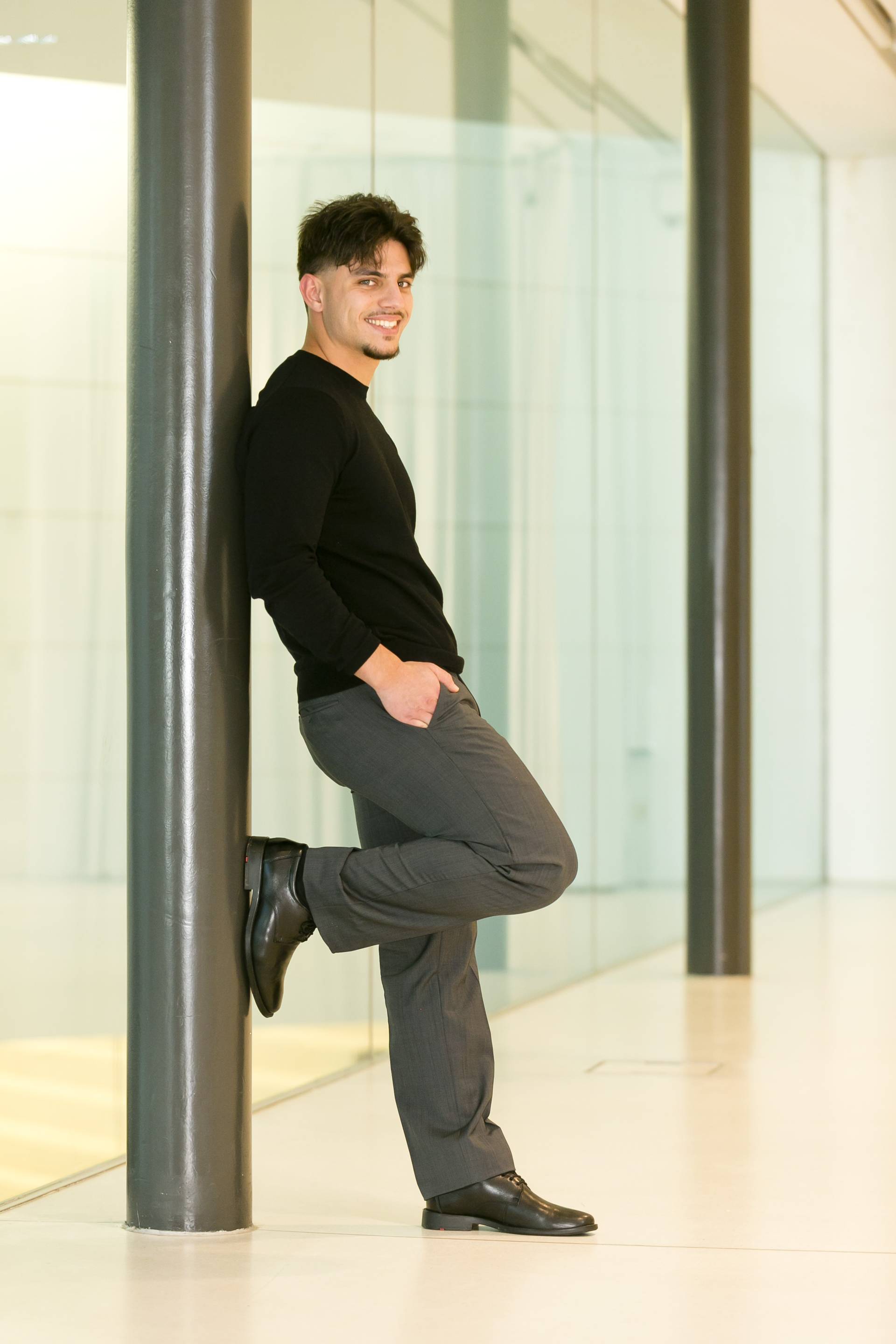 Der aus Bregenz am Bodensee stammende S&auml;nger Paco Simić vereint in seiner musik Einfl&uuml;sse aus R&lsquo; n&lsquo; B, Soul, Pop, Rock und Country. Foto: Dietmar Mathis